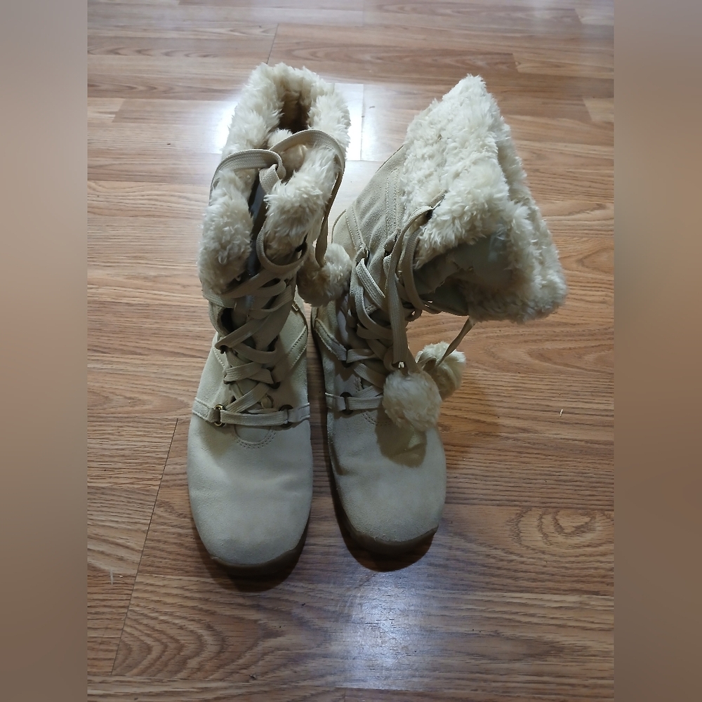 Women's Cream Winter Boots